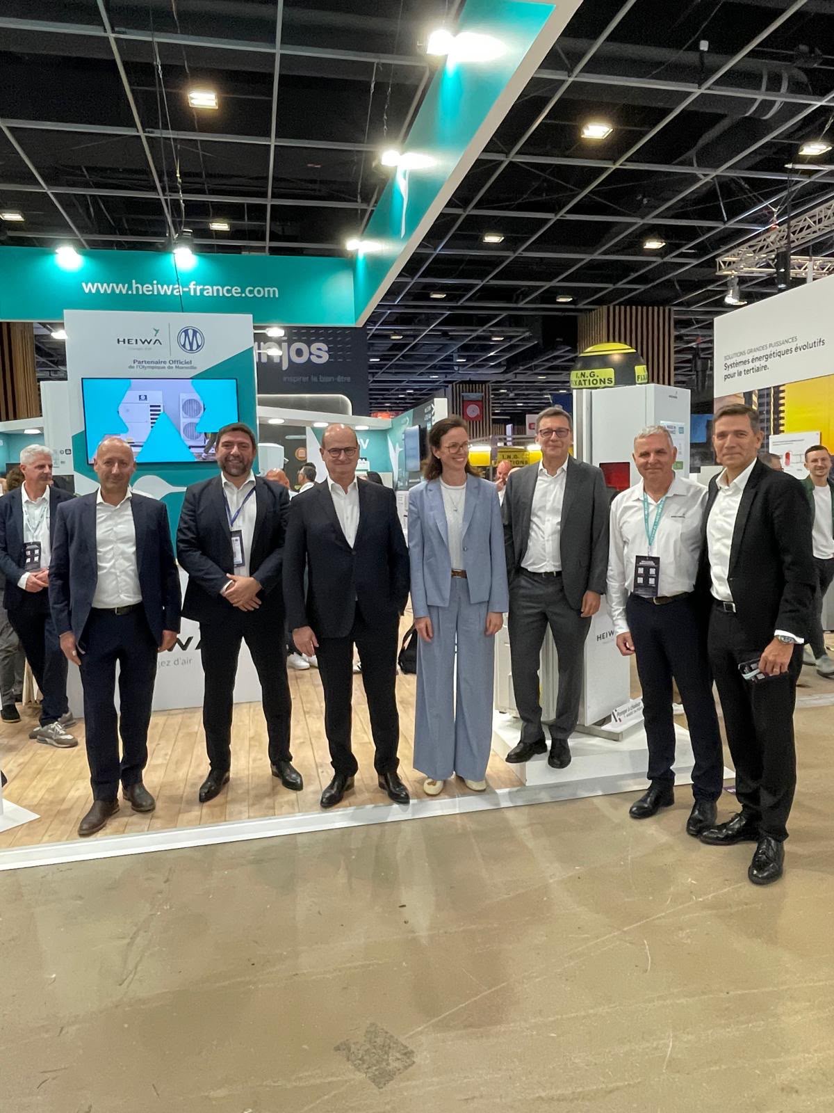 Visite des dirigeants du groupe Sonepar sur le stand Heiwa