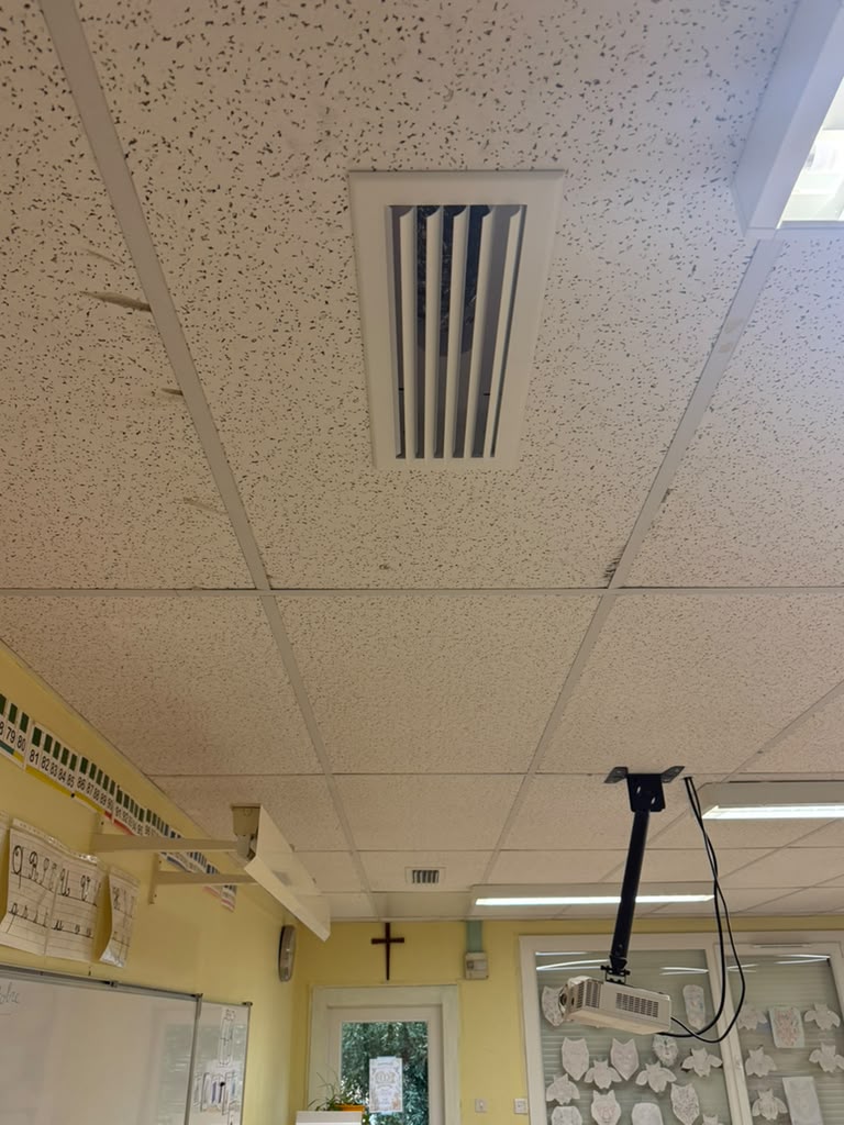 Salle de classe &eacute;quip&eacute;e d'un gainable Heiwa &agrave; Donz&egrave;re