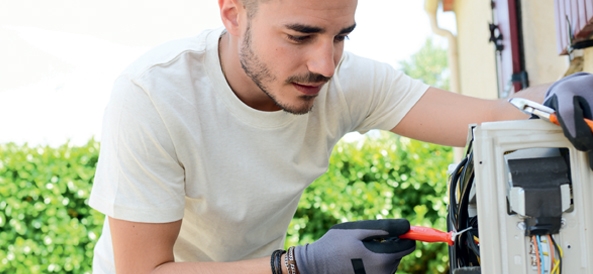 Visuel Installateur avec unité extérieure